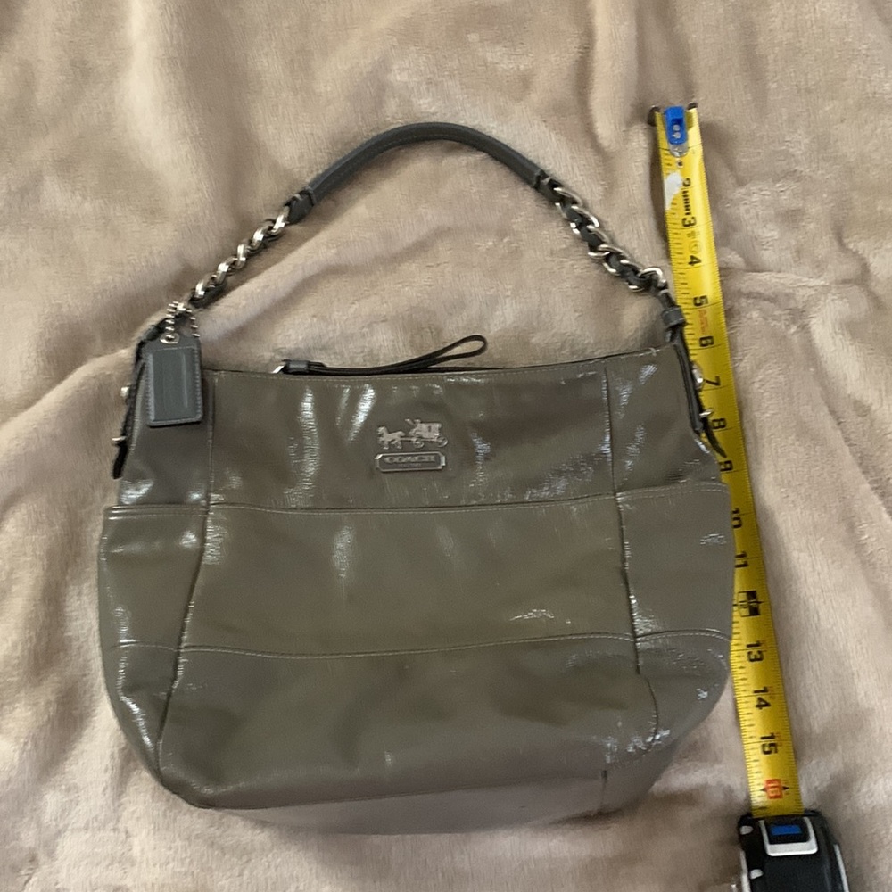 Coach Olive 🫒 Green Hobo patent Leather size medium - Picture 11 of 12